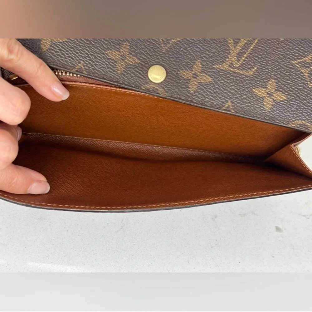 ๐ฏ Authentic Louis Vuitton Monogram Sarah Wallet on Chain - Picture 13 of 16